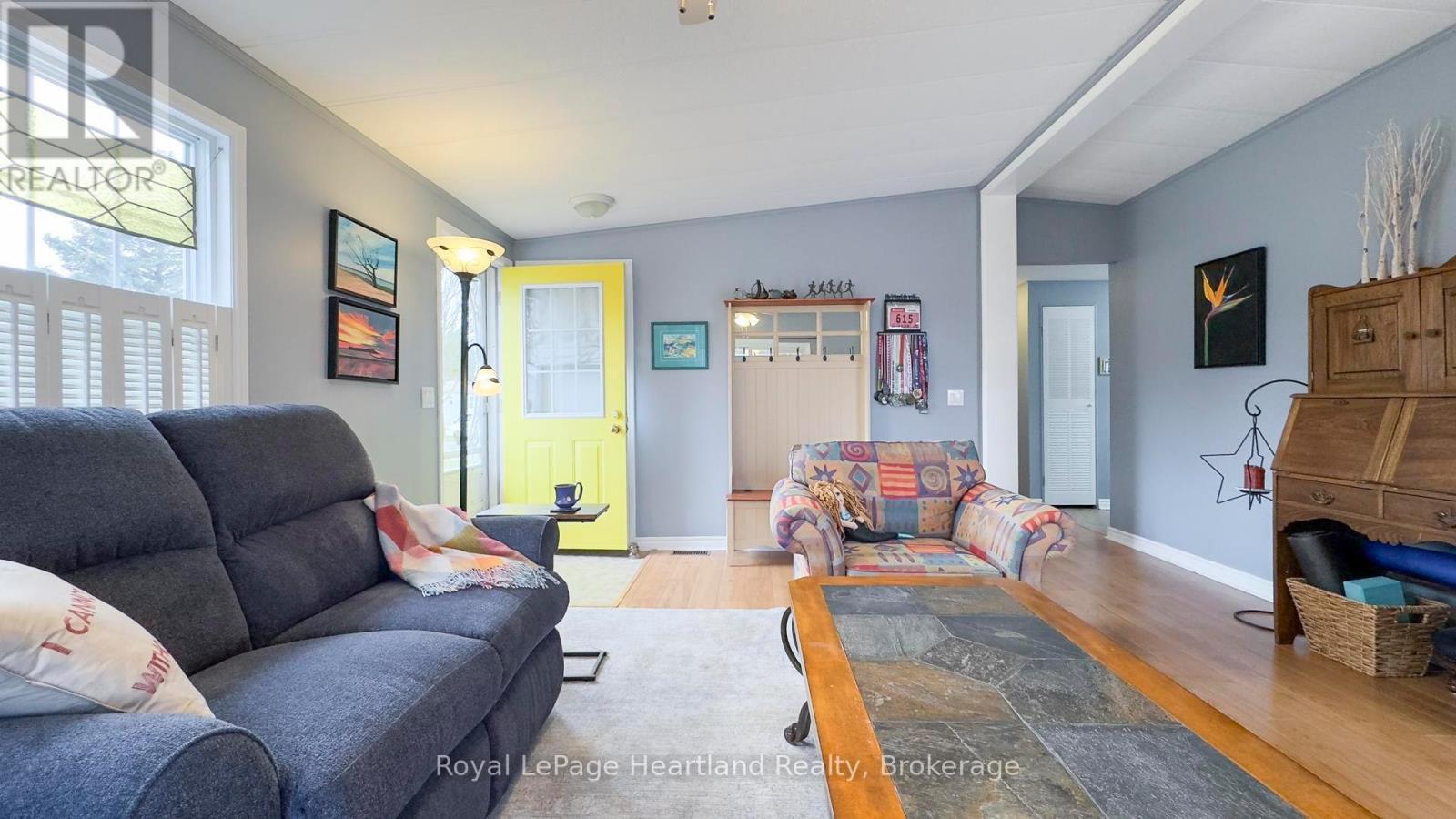 52 Algonquin Lane, Ashfield-Colborne-Wawanosh, Ontario  N7A 3Y2 - Photo 5 - X12273403