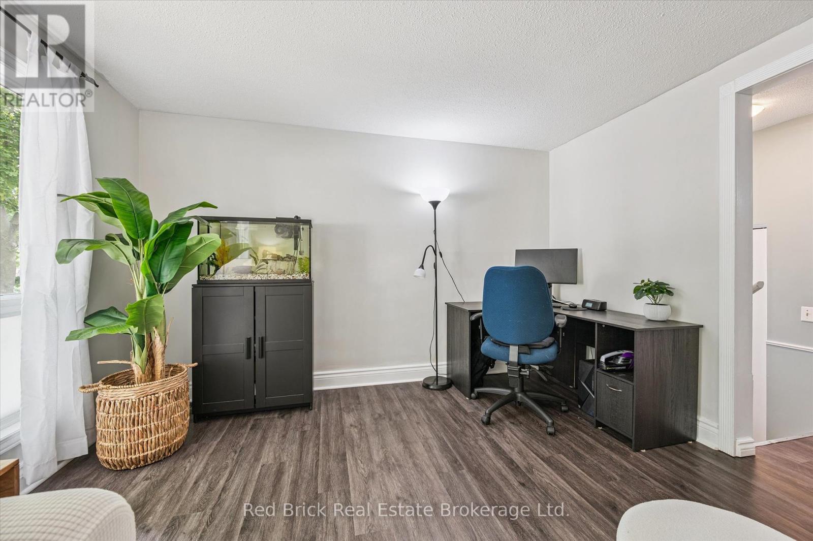 605 Willow Road, Guelph, Ontario  N1H 7J8 - Photo 10 - X12273511