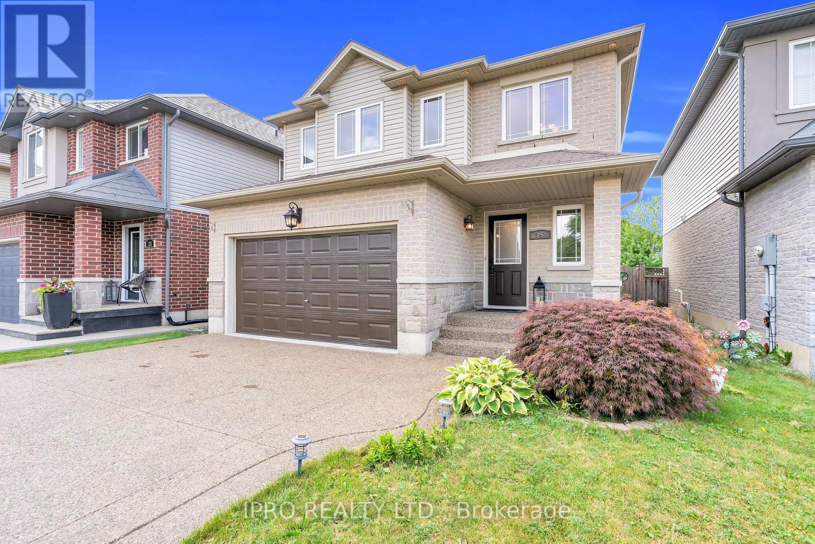 Property at 25 STONEGLEN WAY image 4