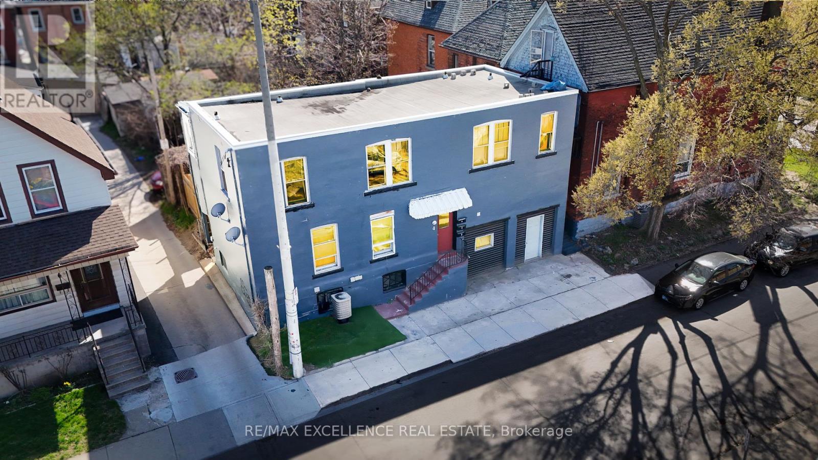 4 ROSEMONT AVENUE, Hamilton, Ontario