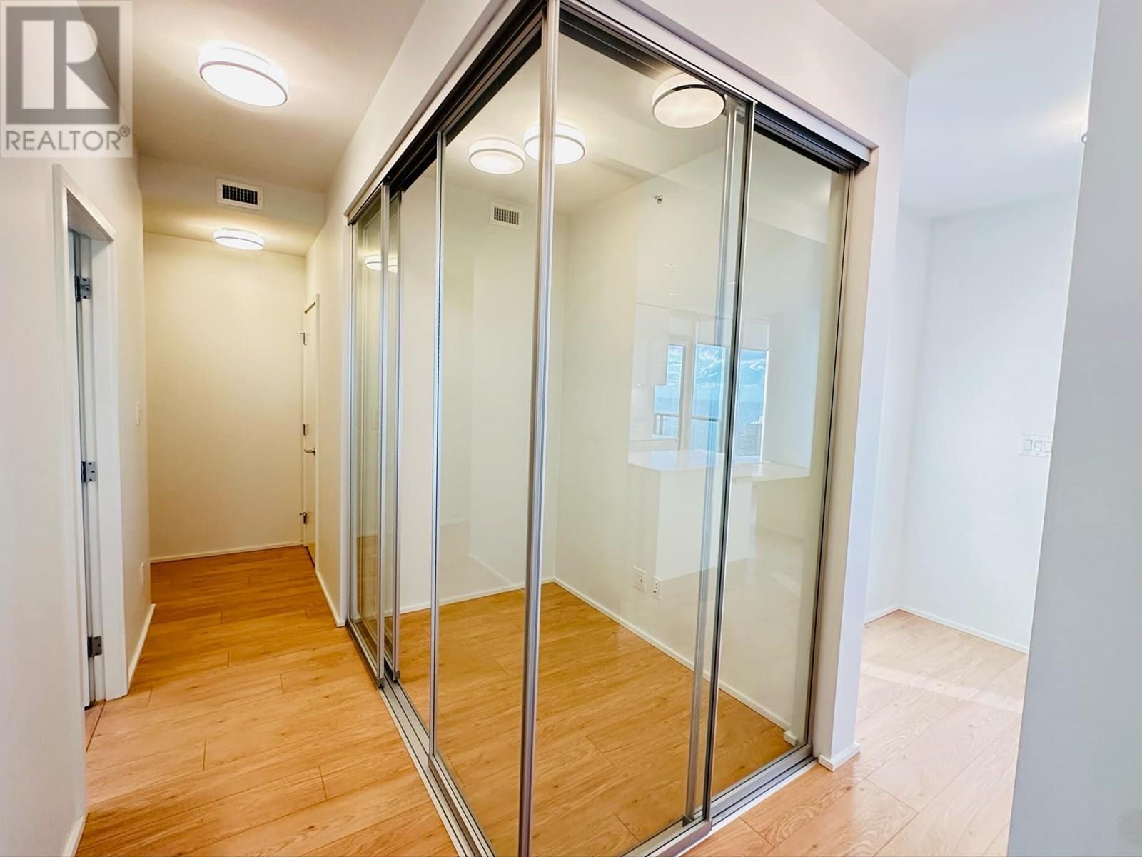 Listing Picture 8 of 26 : 5007 4510 HALIFAX WAY, Burnaby / 本拿比 - 魯藝地產 Yvonne Lu Group - MLS Medallion Club Member