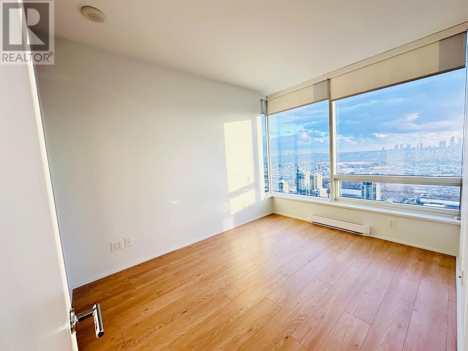 Listing Picture 6 of 26 : 5007 4510 HALIFAX WAY, Burnaby / 本拿比 - 魯藝地產 Yvonne Lu Group - MLS Medallion Club Member