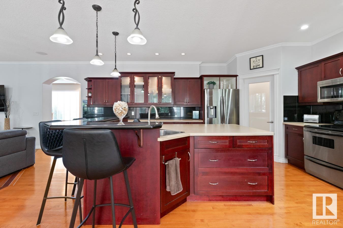 Property at 549 HIGHLAND DR image 4