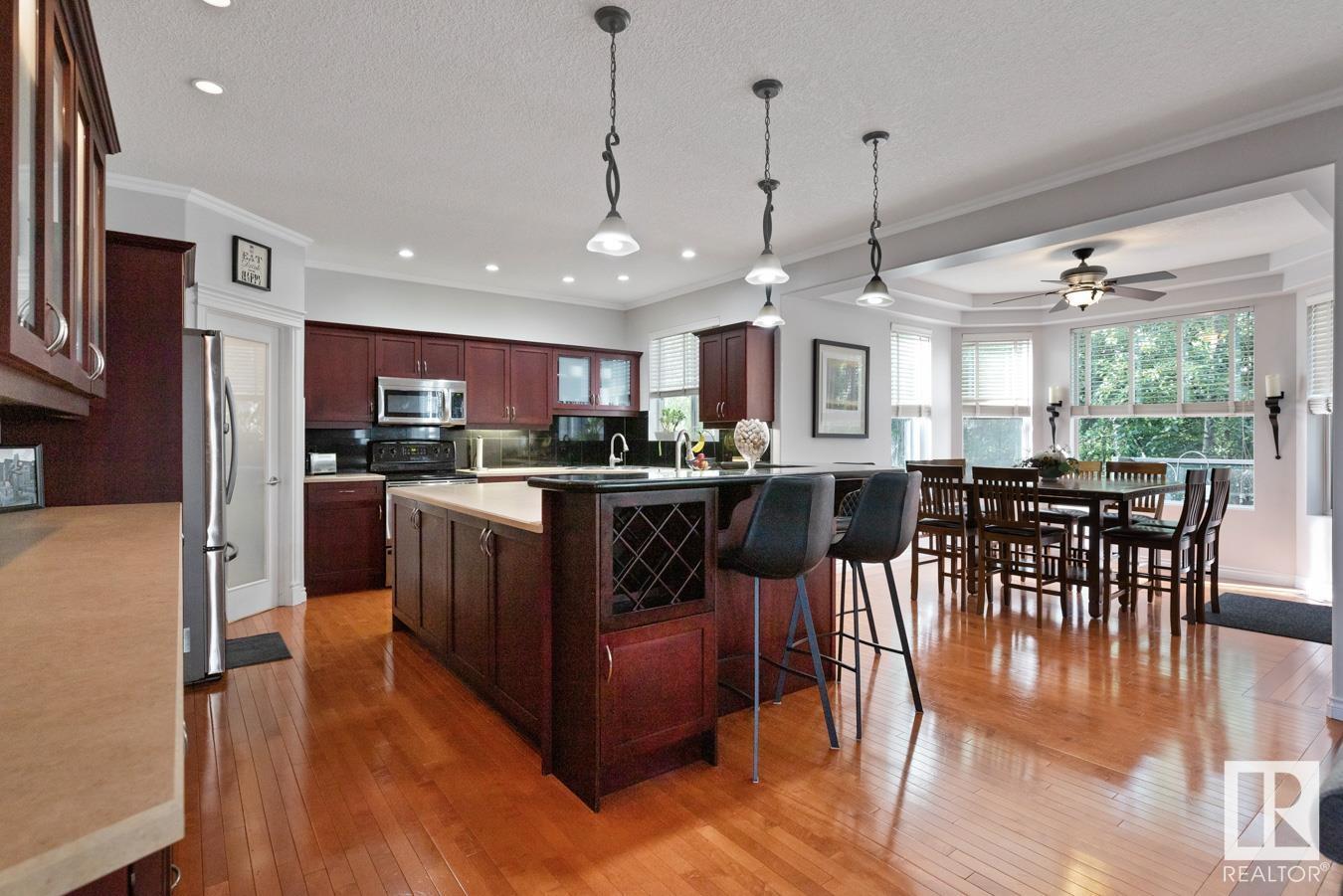Property at 549 HIGHLAND DR image 2