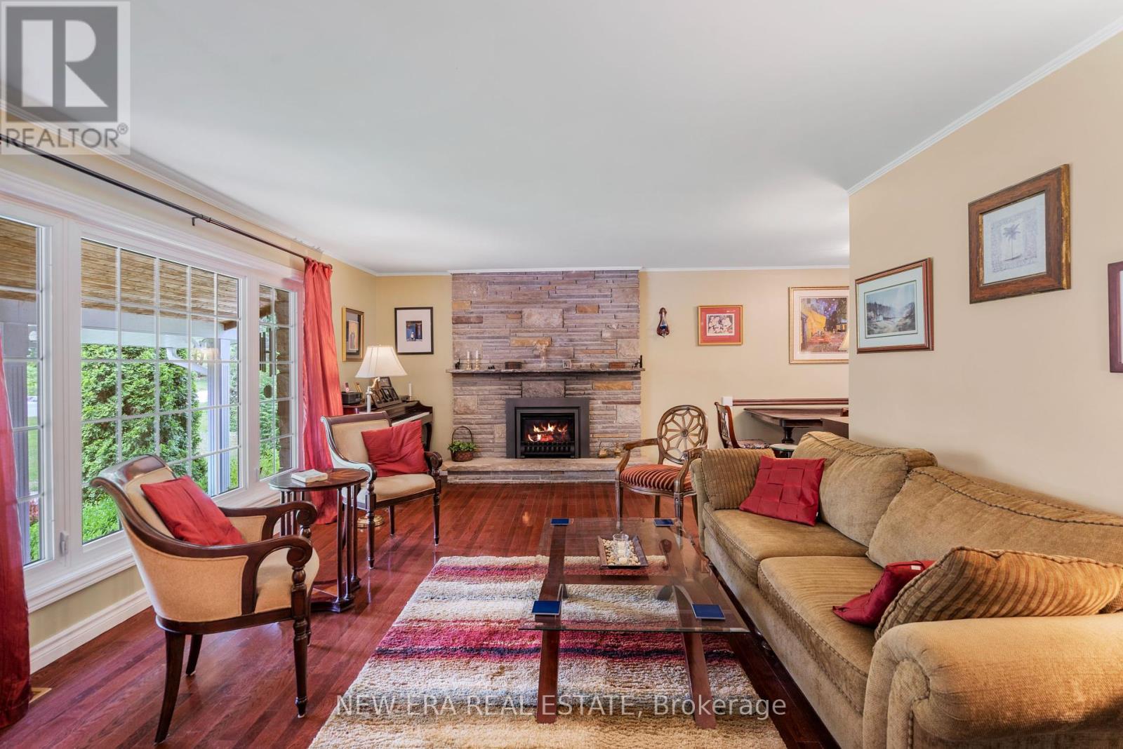 49 Credit Road, Caledon (Cheltenham), Ontario  L7C 3J3 - Photo 5 - W12273207