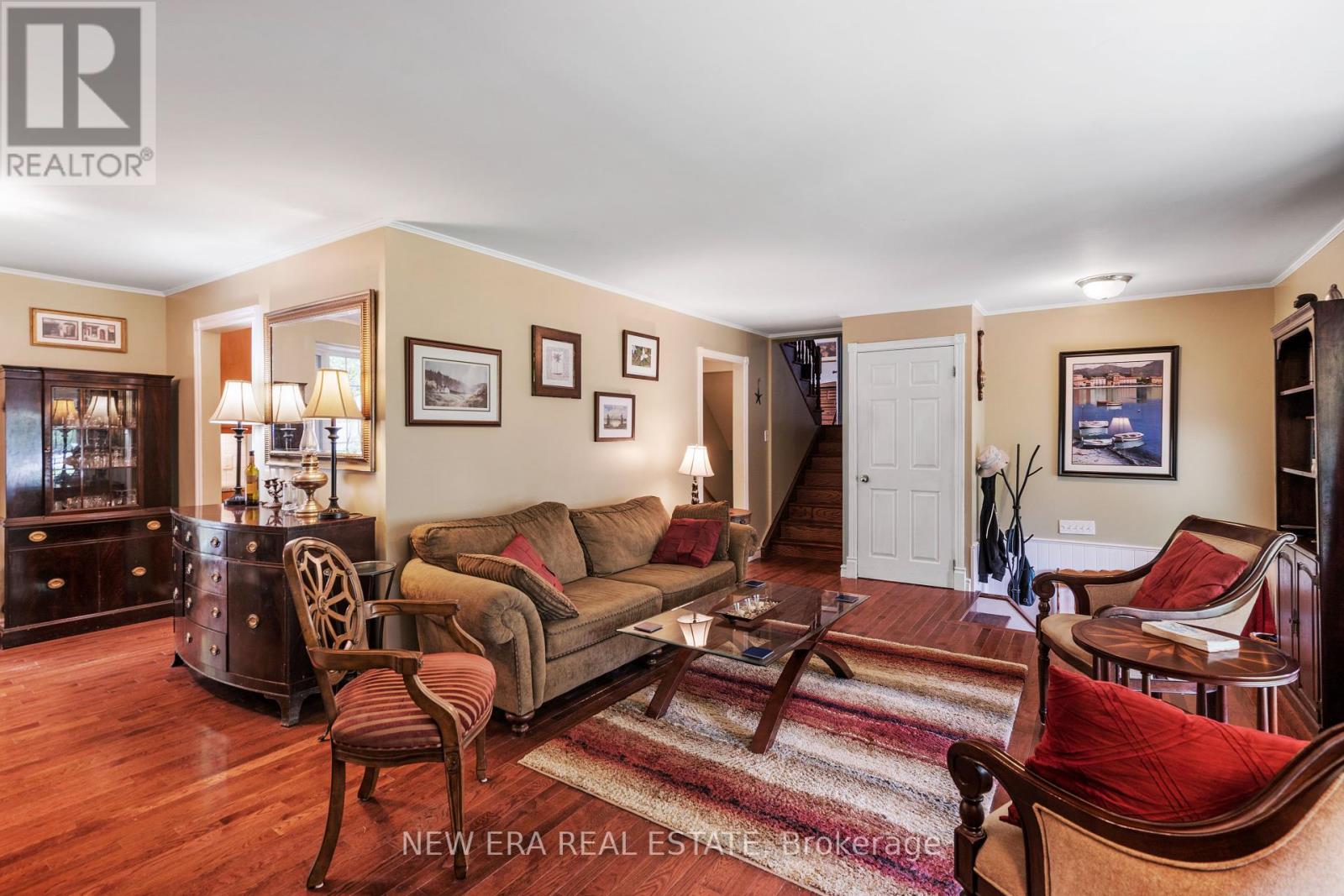 49 Credit Road, Caledon (Cheltenham), Ontario  L7C 3J3 - Photo 7 - W12273207