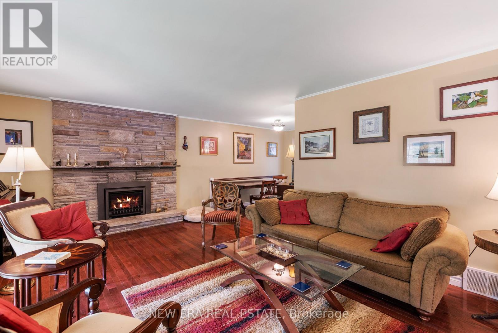 49 Credit Road, Caledon (Cheltenham), Ontario  L7C 3J3 - Photo 6 - W12273207