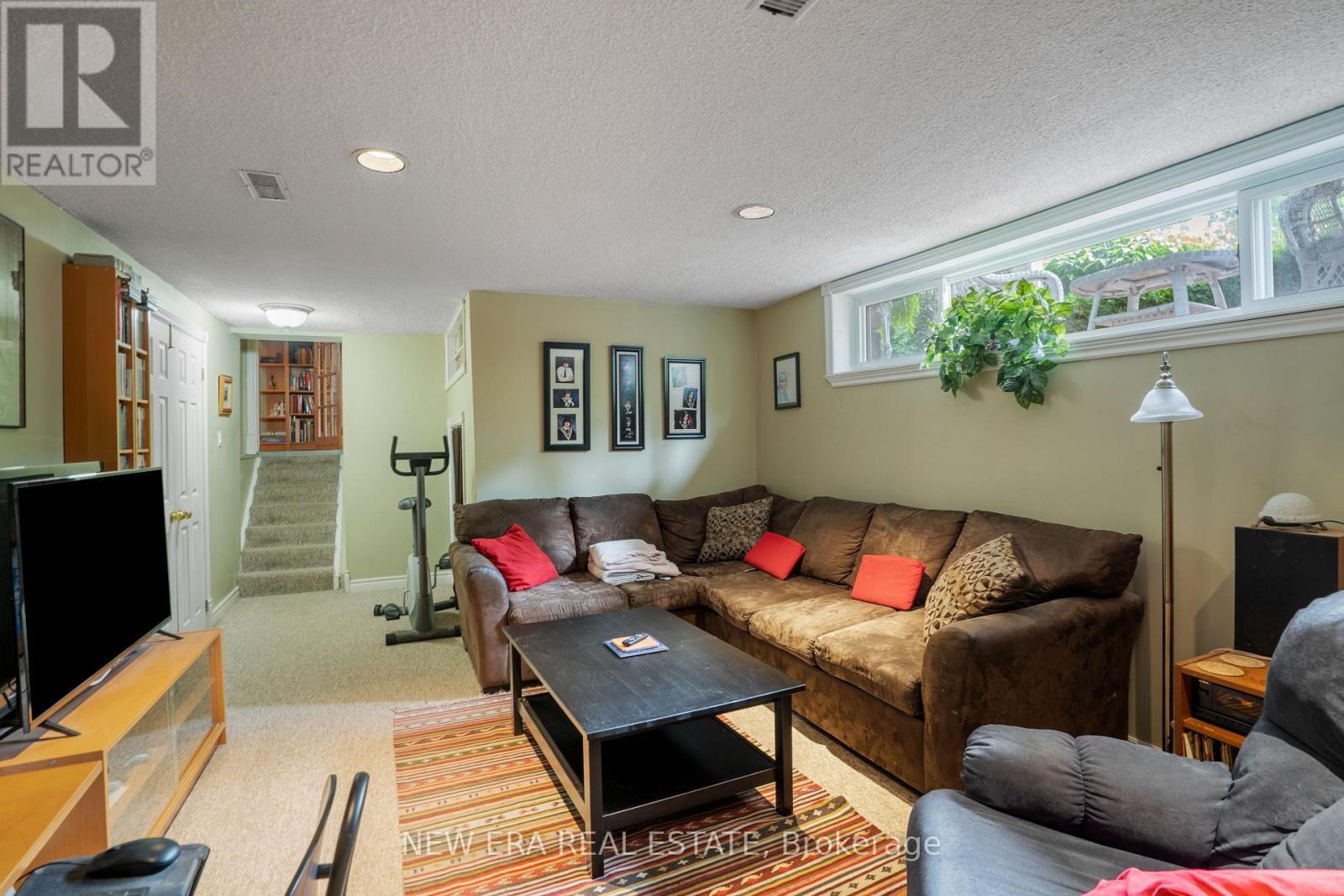 49 Credit Road, Caledon (Cheltenham), Ontario  L7C 3J3 - Photo 18 - W12273207