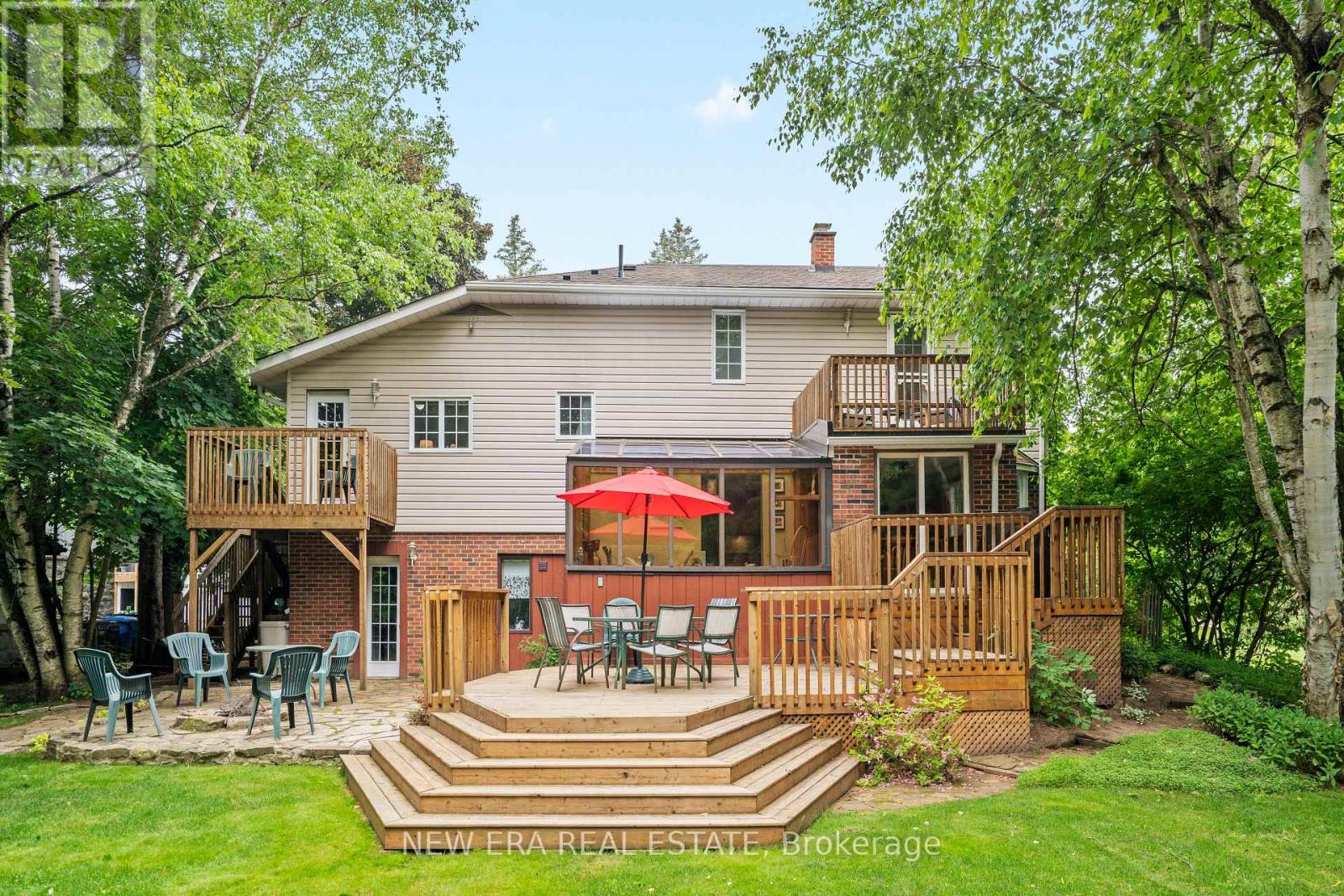 49 Credit Road, Caledon (Cheltenham), Ontario  L7C 3J3 - Photo 2 - W12273207
