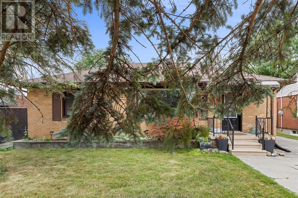 Property at 1011 ISABELLE PLACE image 3