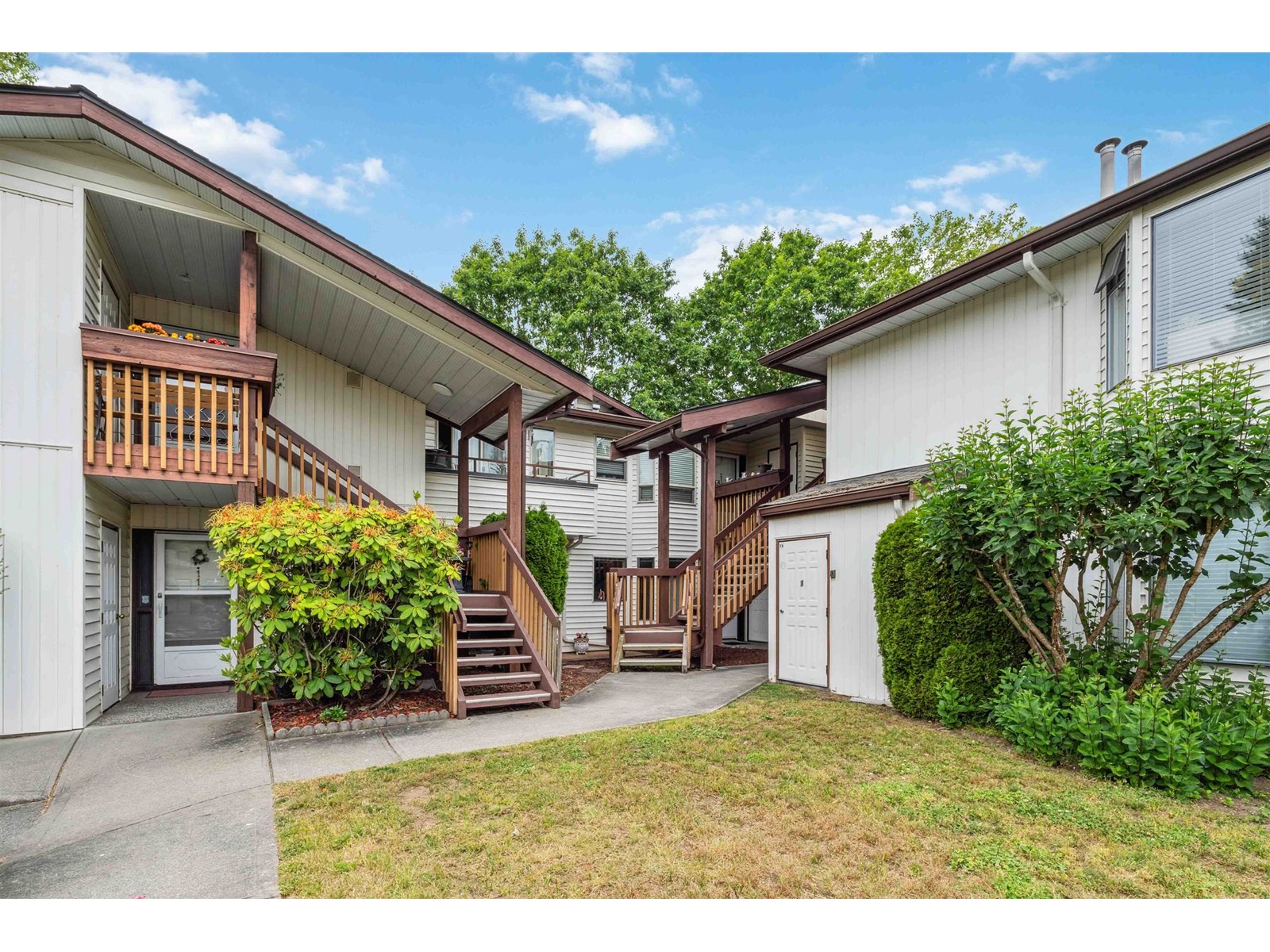 Property at 113 15153 98TH AVENUE image 2