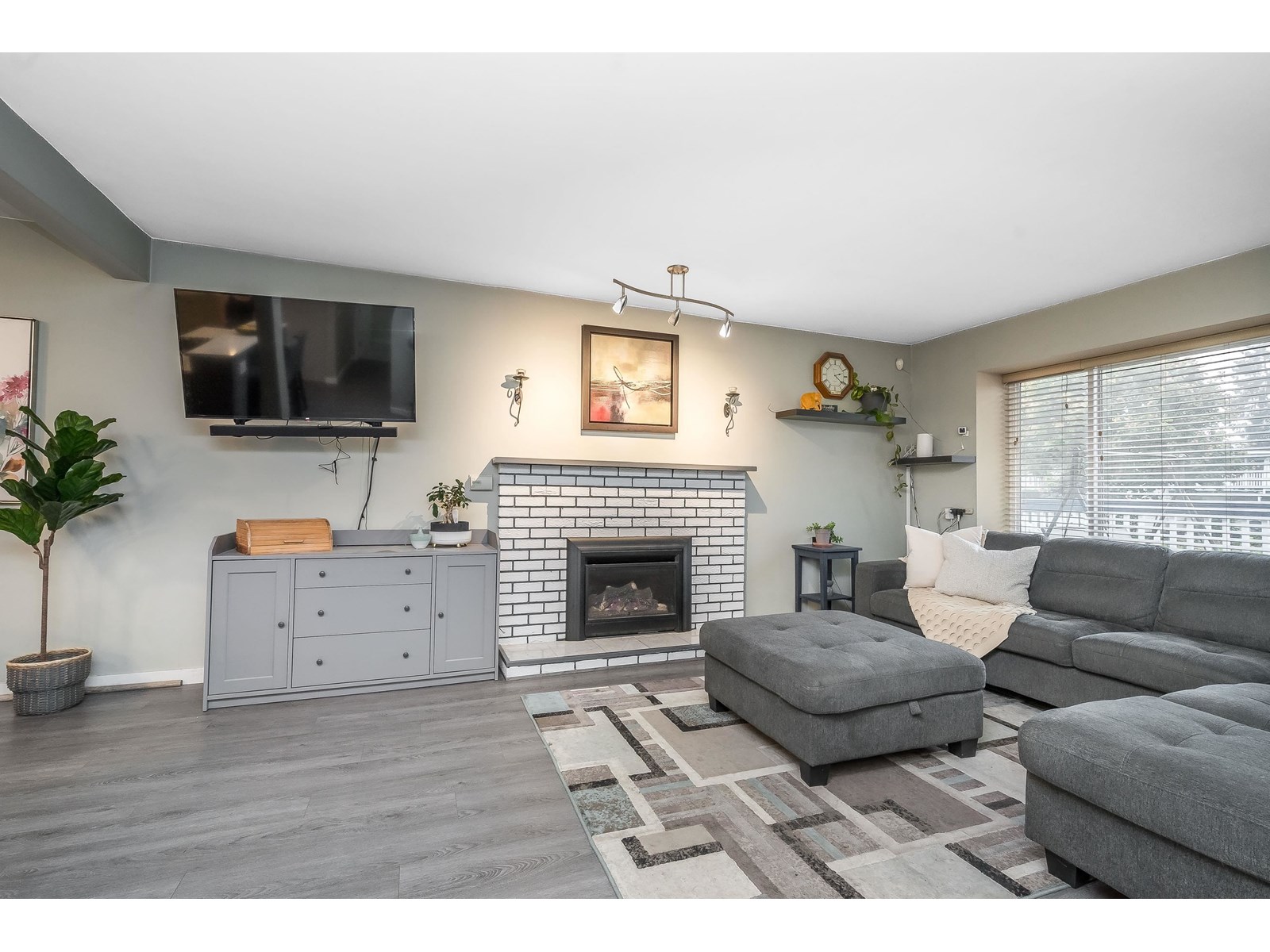 Property at 13042 62 AVENUE image 5