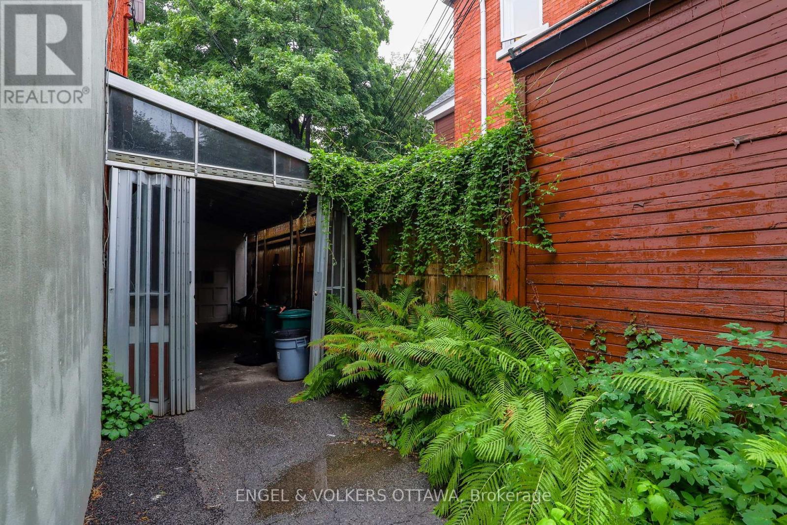 219 Cobourg Street, Ottawa, Ontario  K1N 8H9 - Photo 23 - X12273610
