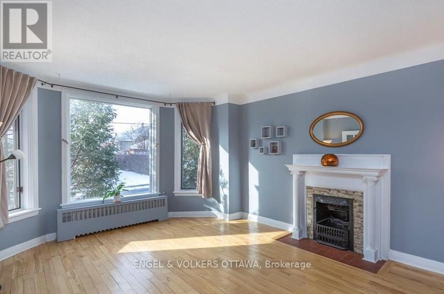 Property at 219 COBOURG STREET image 4