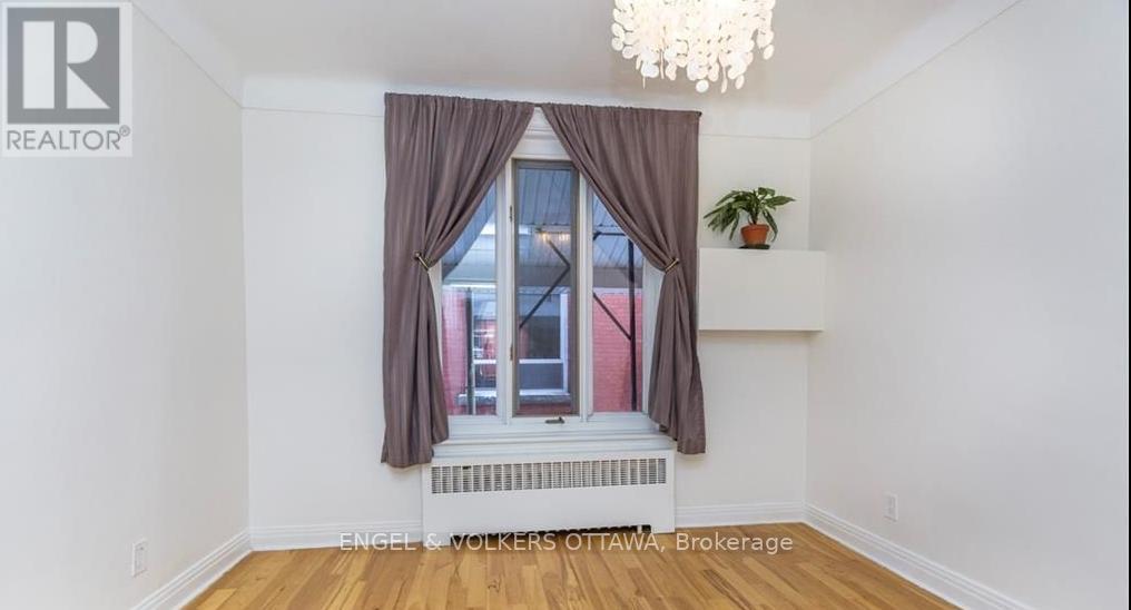 219 Cobourg Street, Ottawa, Ontario  K1N 8H9 - Photo 9 - X12273610