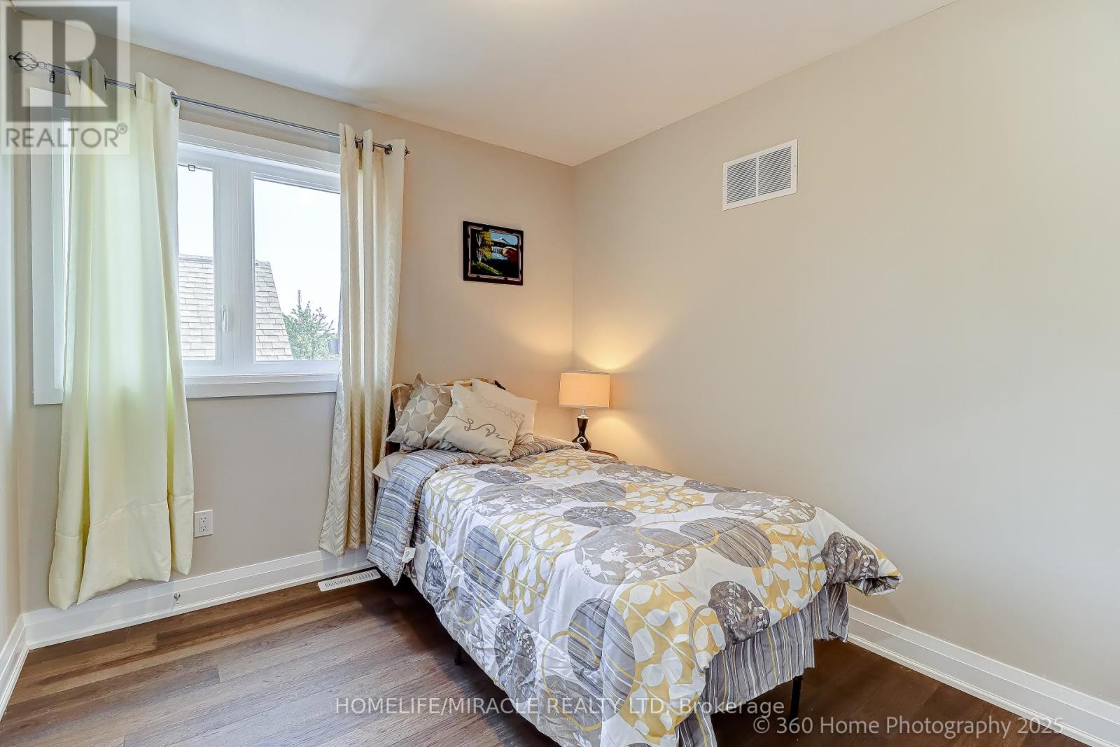 688a Midland Avenue, Toronto, Ontario  M1K 4C6 - Photo 18 - E12273575
