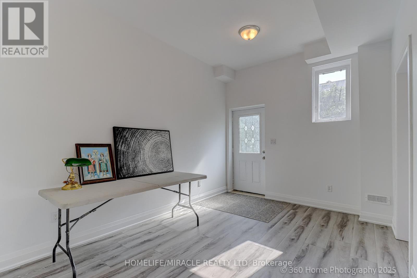 688a Midland Avenue, Toronto, Ontario  M1K 4C6 - Photo 20 - E12273575
