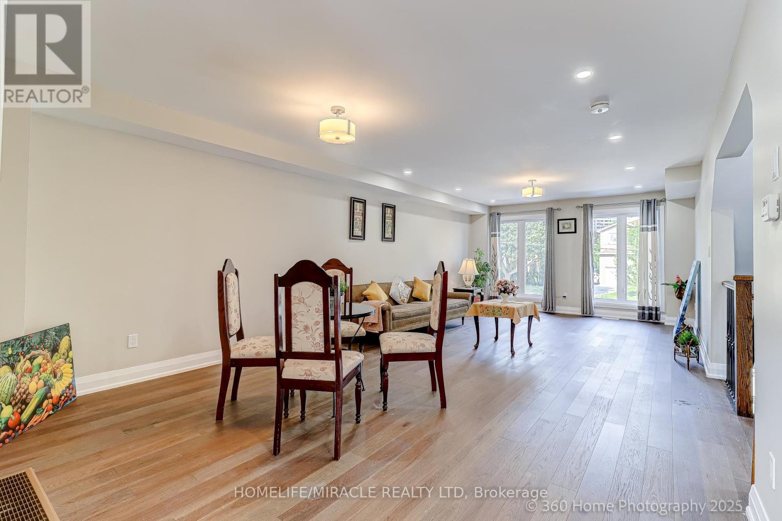 688a Midland Avenue, Toronto, Ontario  M1K 4C6 - Photo 8 - E12273575