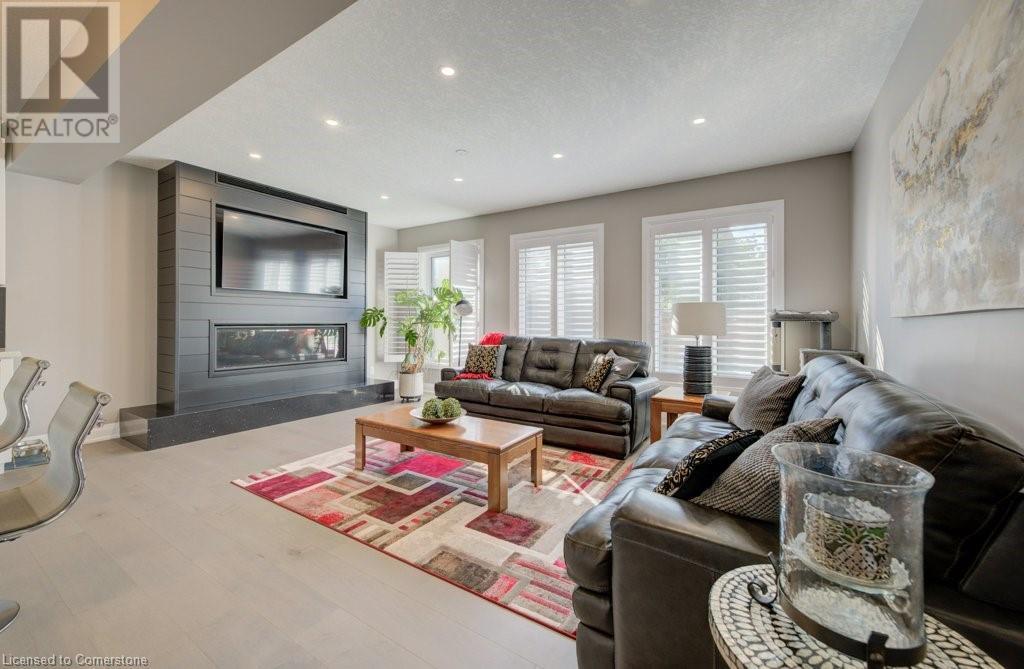 Property at 43 GREYHAWK Street image 5