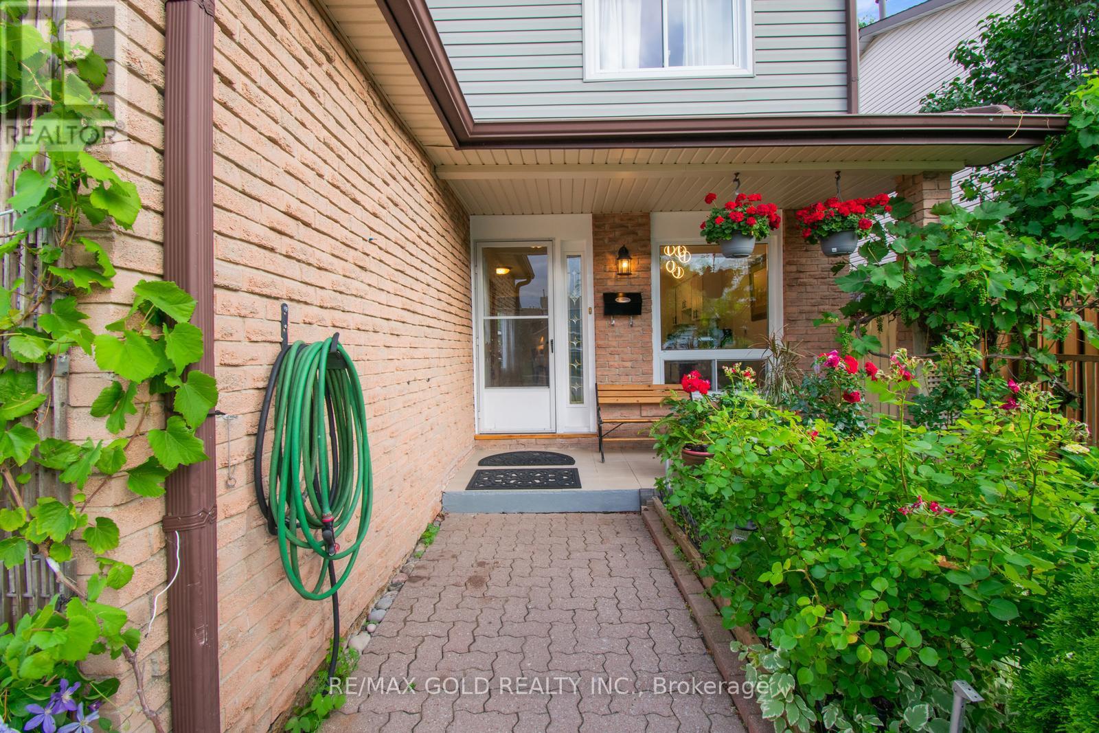 Property at 2908 ARLES MEWS image 2