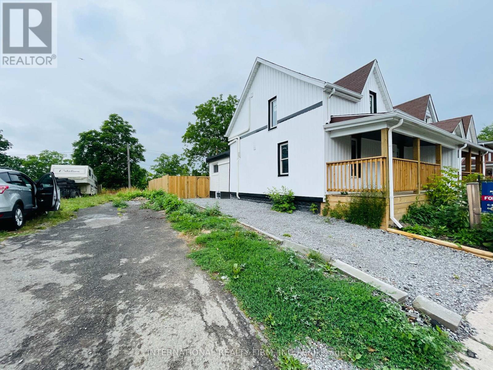 Property at 171 KING STREET image 2