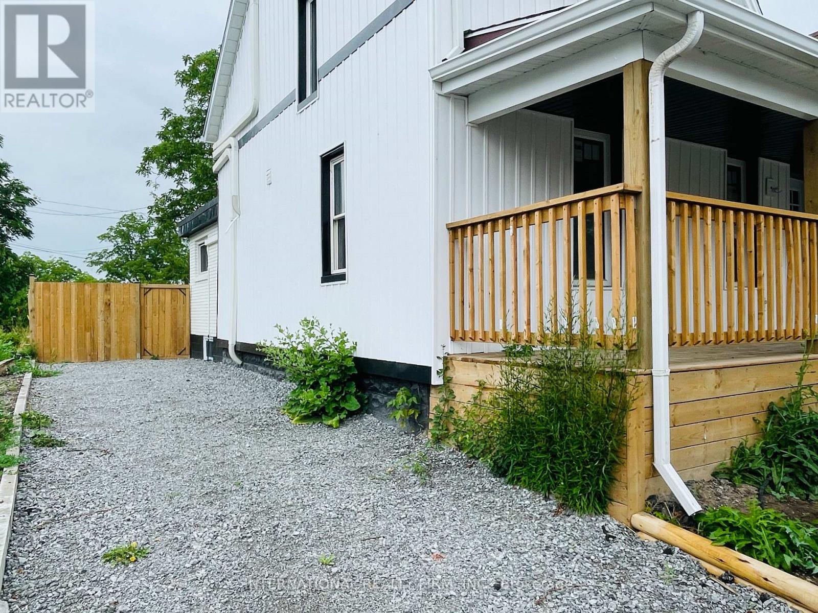 Property at 171 KING STREET image 3