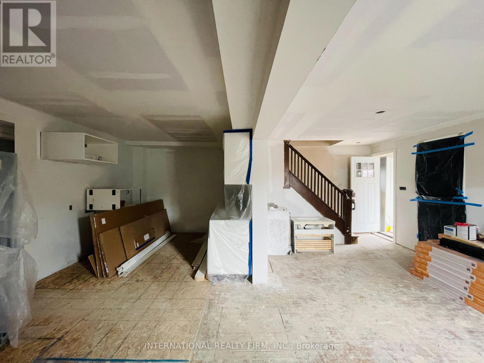 Property at 171 KING STREET image 5