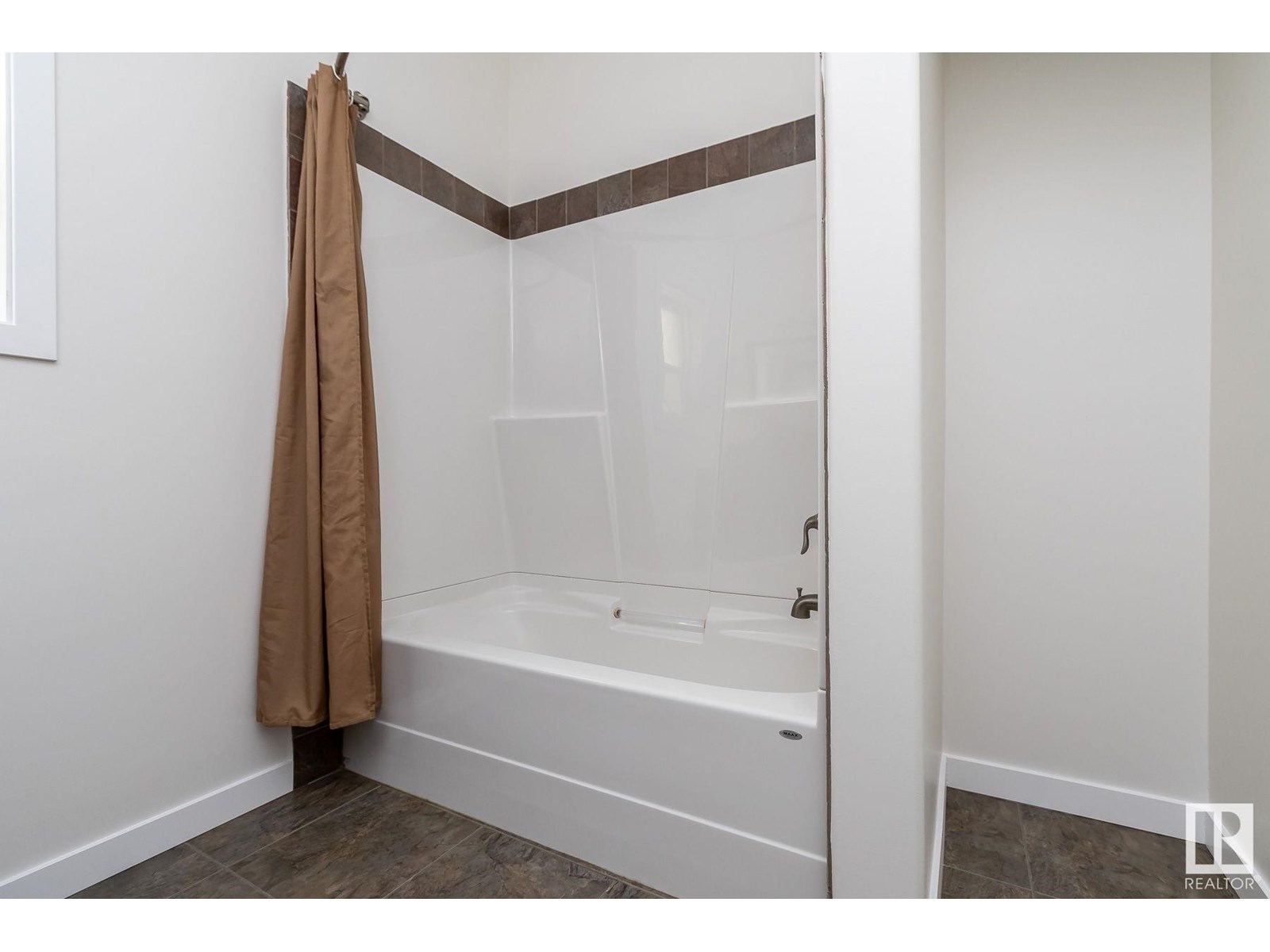 305 3 St, Rural Lac Ste. Anne County, Alberta  T0A 0E0 - Photo 39 - E4446708