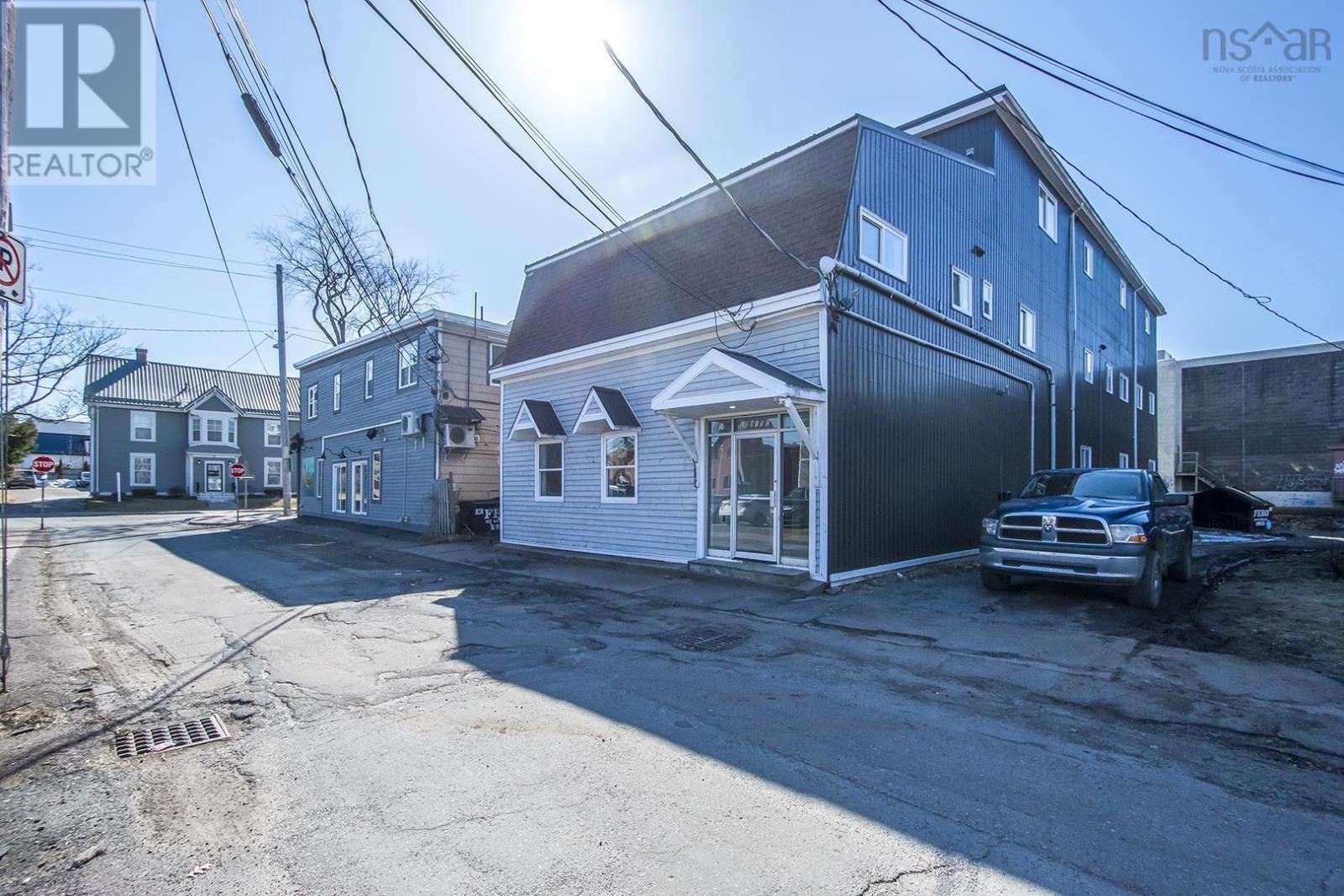 24 Louise Street, Truro, Nova Scotia  B2N 3K2 - Photo 2 - 202506154