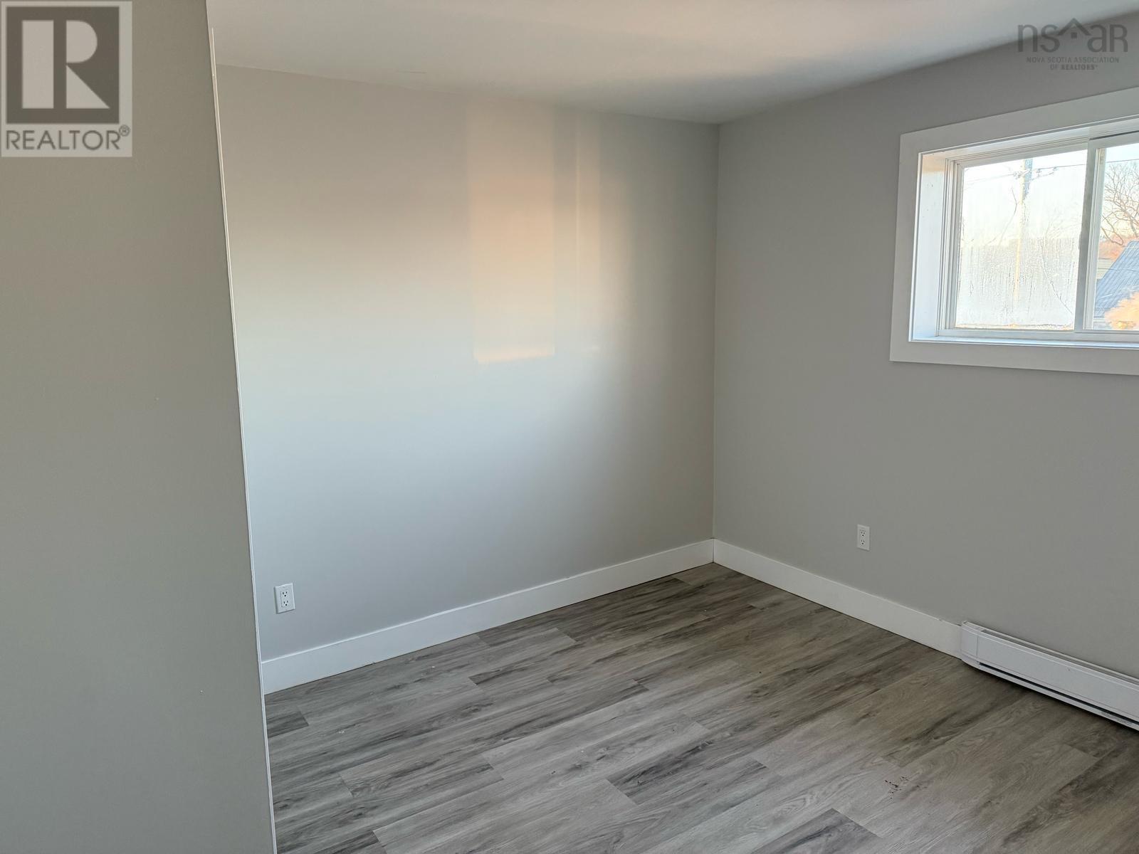 24 Louise Street, Truro, Nova Scotia  B2N 3K2 - Photo 8 - 202506154