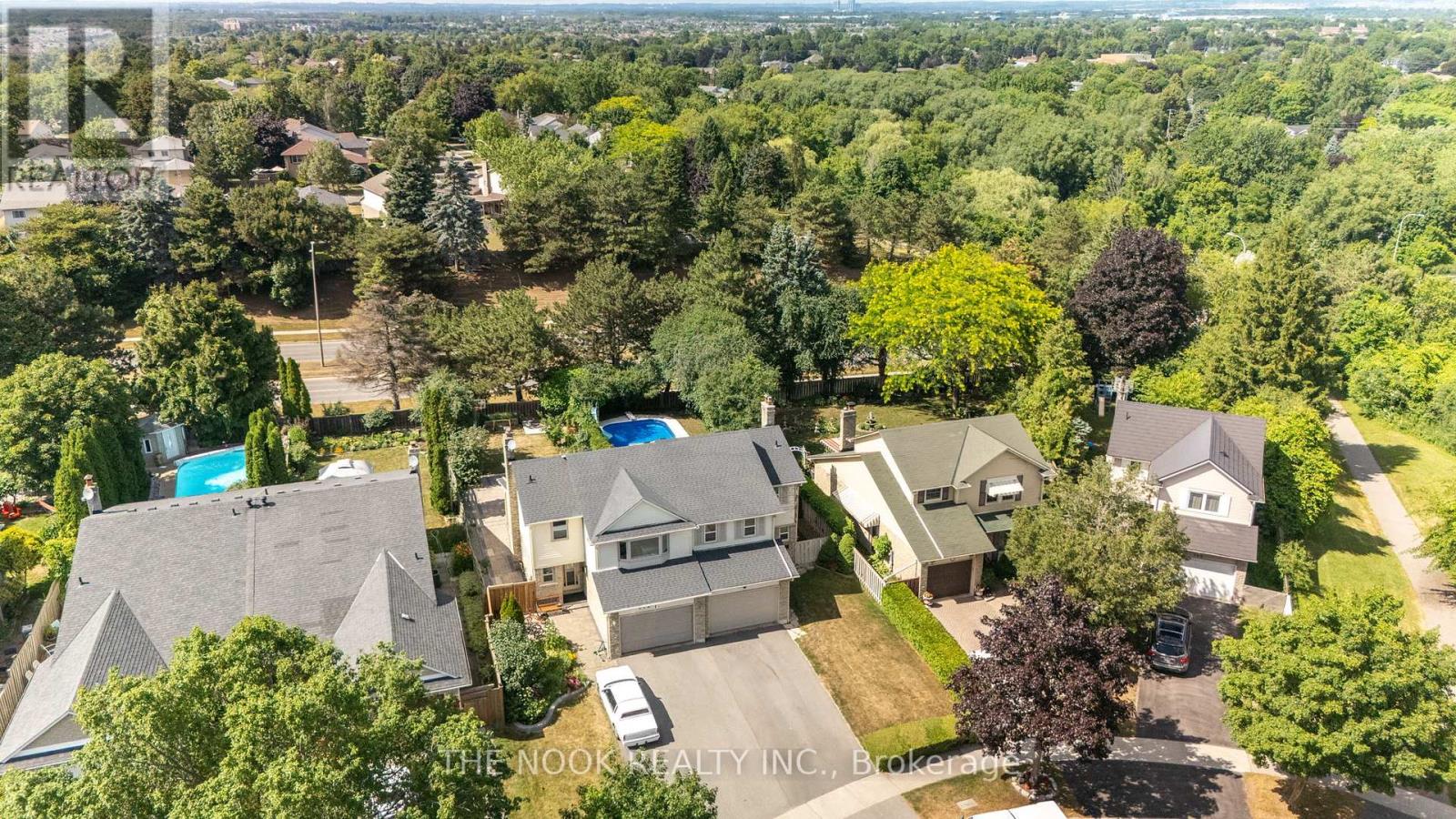Property at 370 PRINCE OF WALES DRIVE image 2