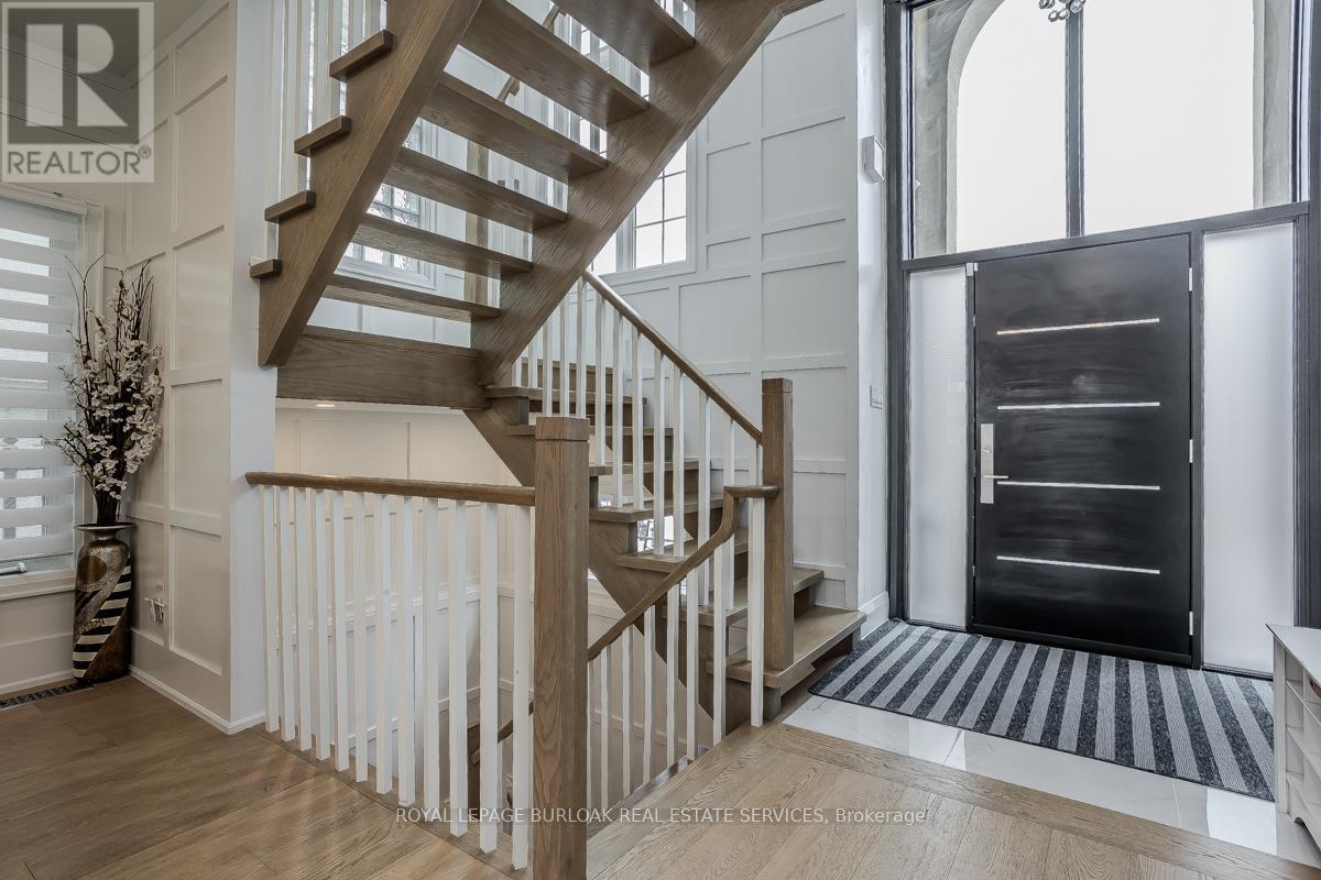 Property at 287 CLOVERLEAF DRIVE image 4