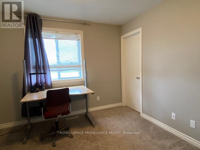 5 Ridgeway Place, Belleville, Ontario  K8P 0E7 - Photo 11 - X12273756