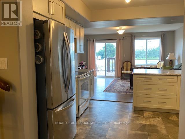 5 Ridgeway Place, Belleville, Ontario  K8P 0E7 - Photo 2 - X12273756