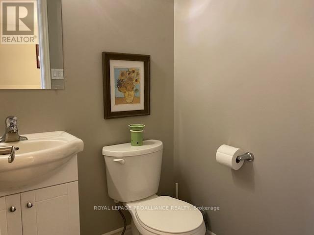 5 Ridgeway Place, Belleville, Ontario  K8P 0E7 - Photo 3 - X12273756