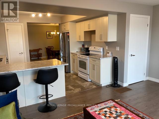 5 Ridgeway Place, Belleville, Ontario  K8P 0E7 - Photo 8 - X12273756
