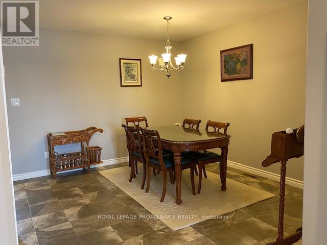 5 Ridgeway Place, Belleville, Ontario  K8P 0E7 - Photo 9 - X12273756