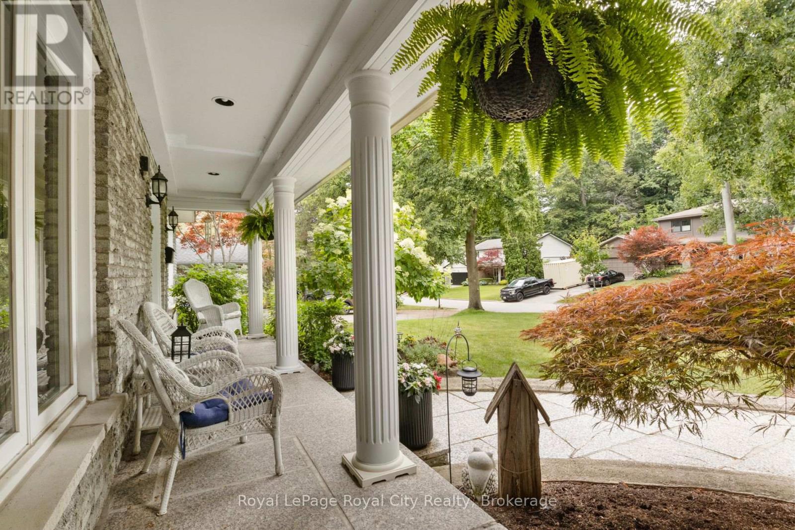 1548 Troika Court, Mississauga, Ontario  L5J 4C4 - Photo 5 - W12273690