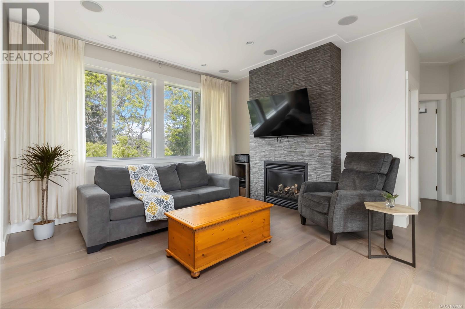 Property at 775 Egret Close image 4