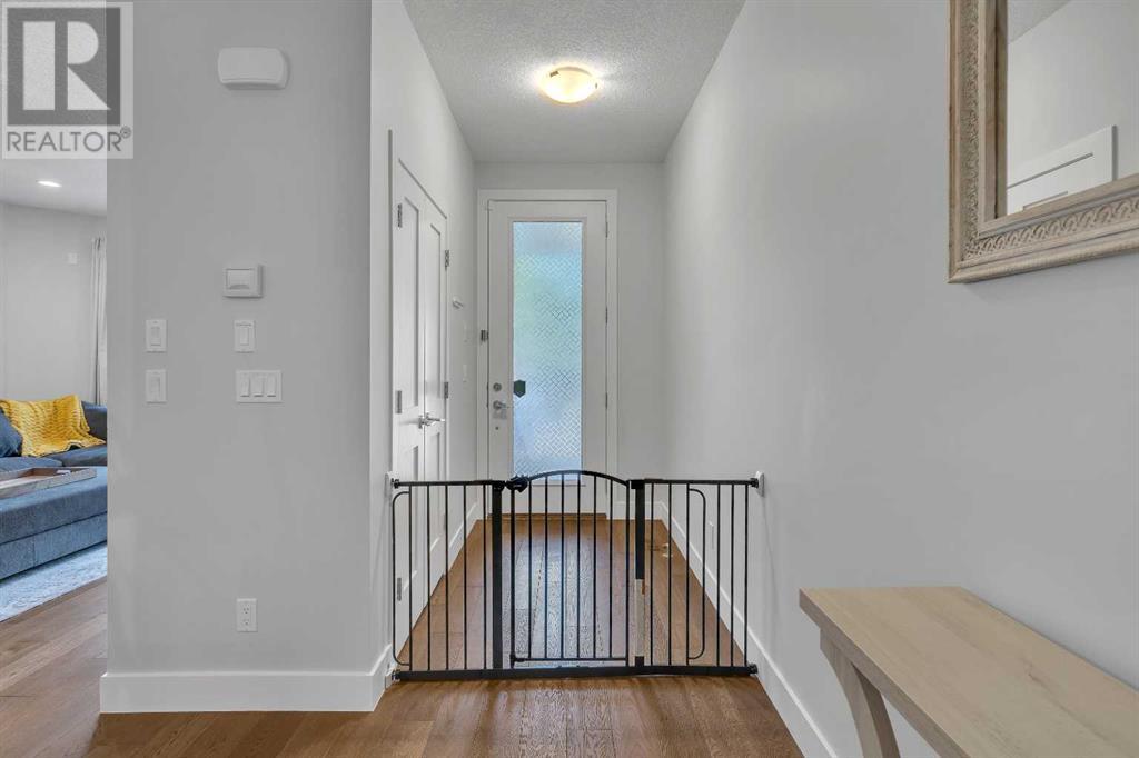 Property at 1, 1914 25A Street SW image 4