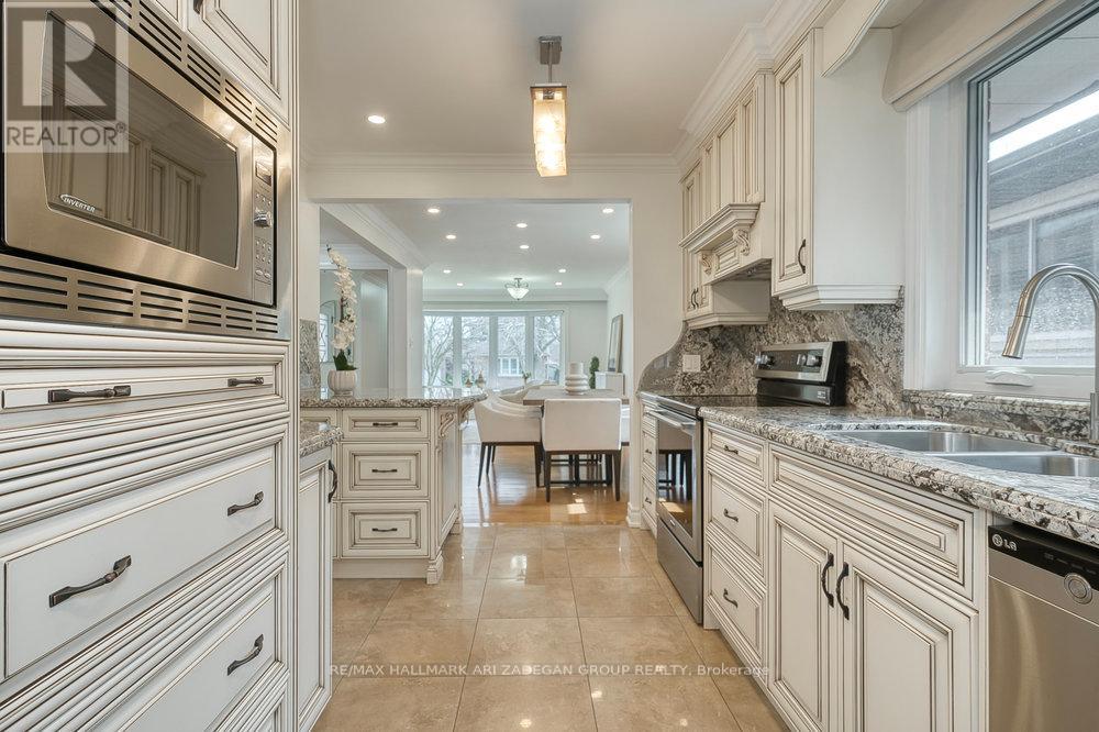Property at 243 HARRYGAN CRESCENT image 3