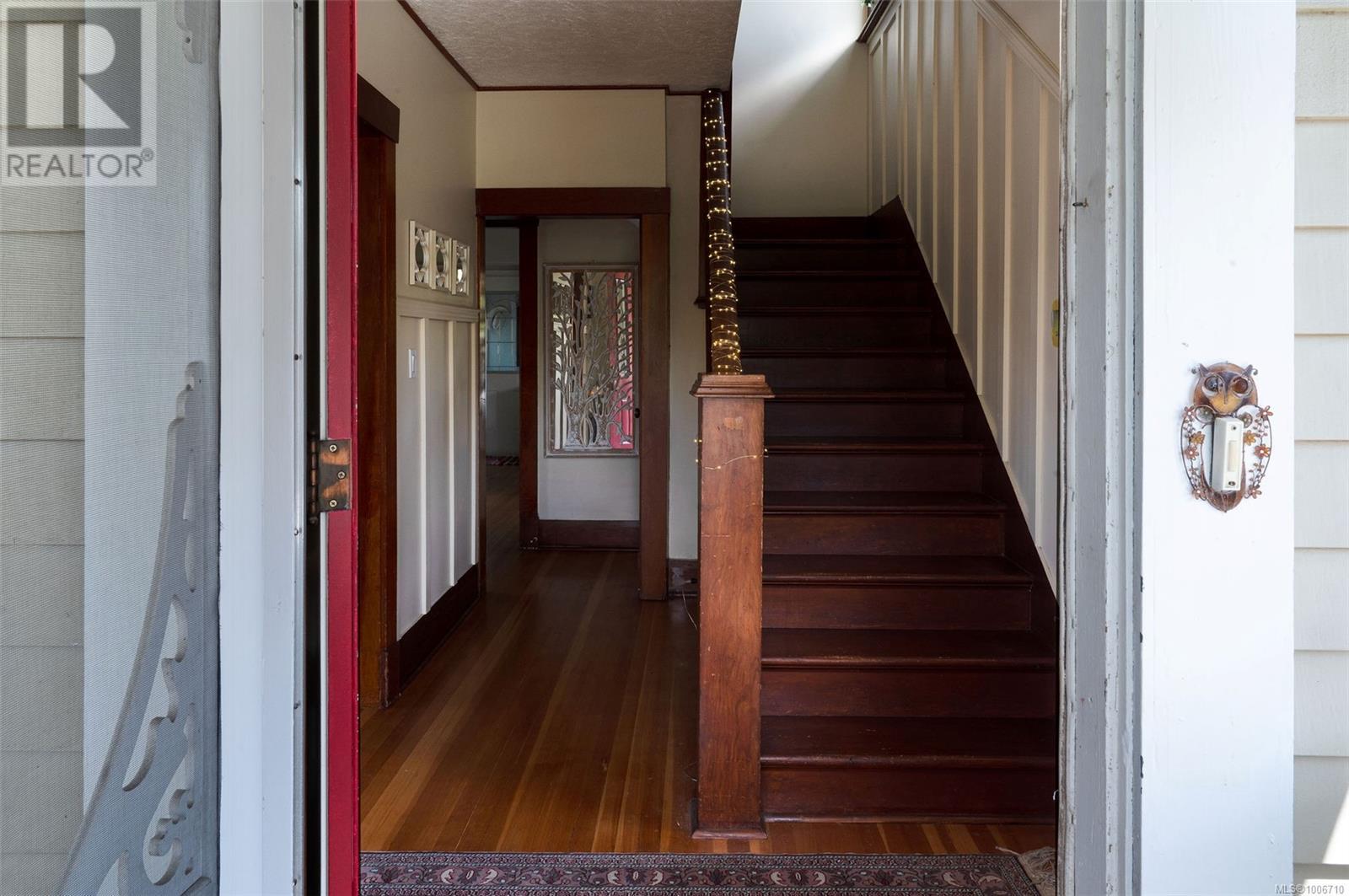 Property at 4103 Burde St image 2