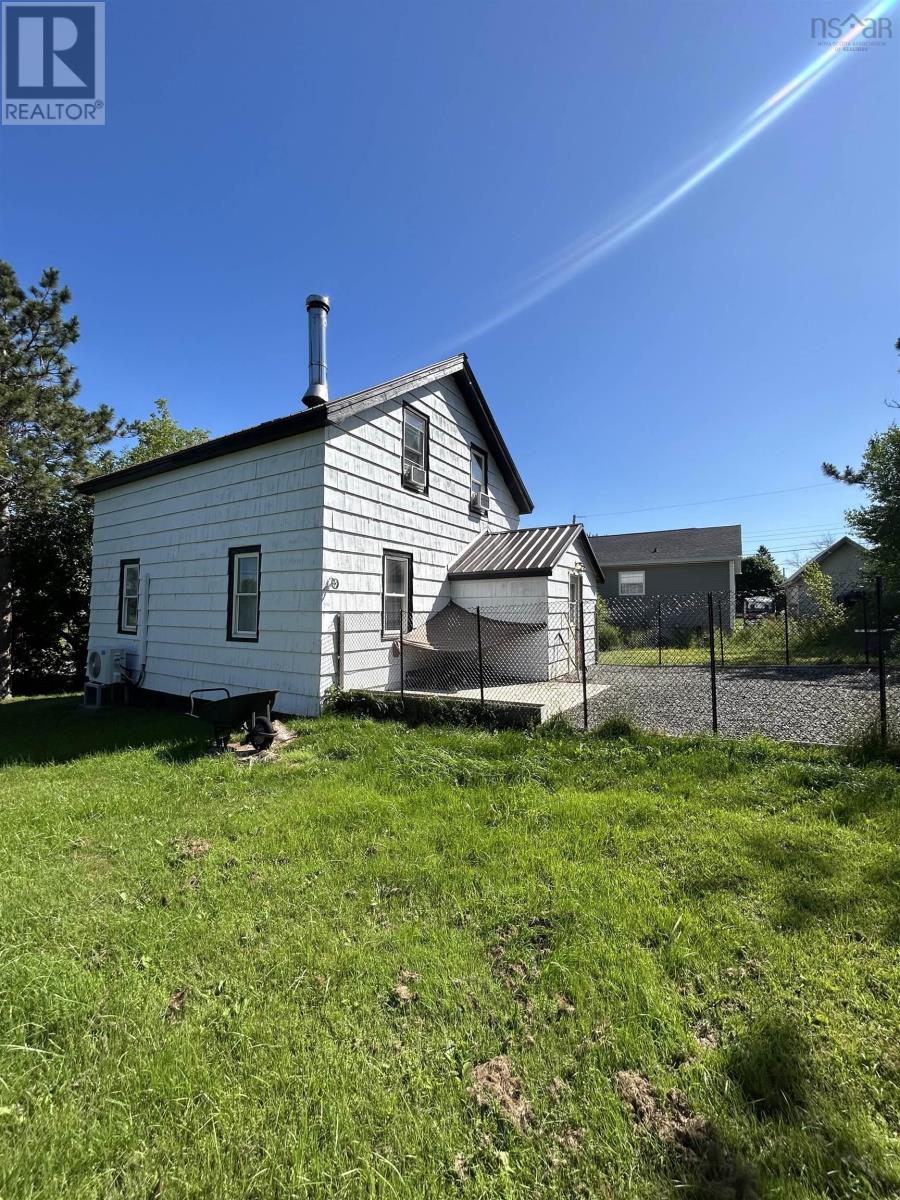 81 North Street, Springhill, Nova Scotia  B0M 1X0 - Photo 4 - 202517106