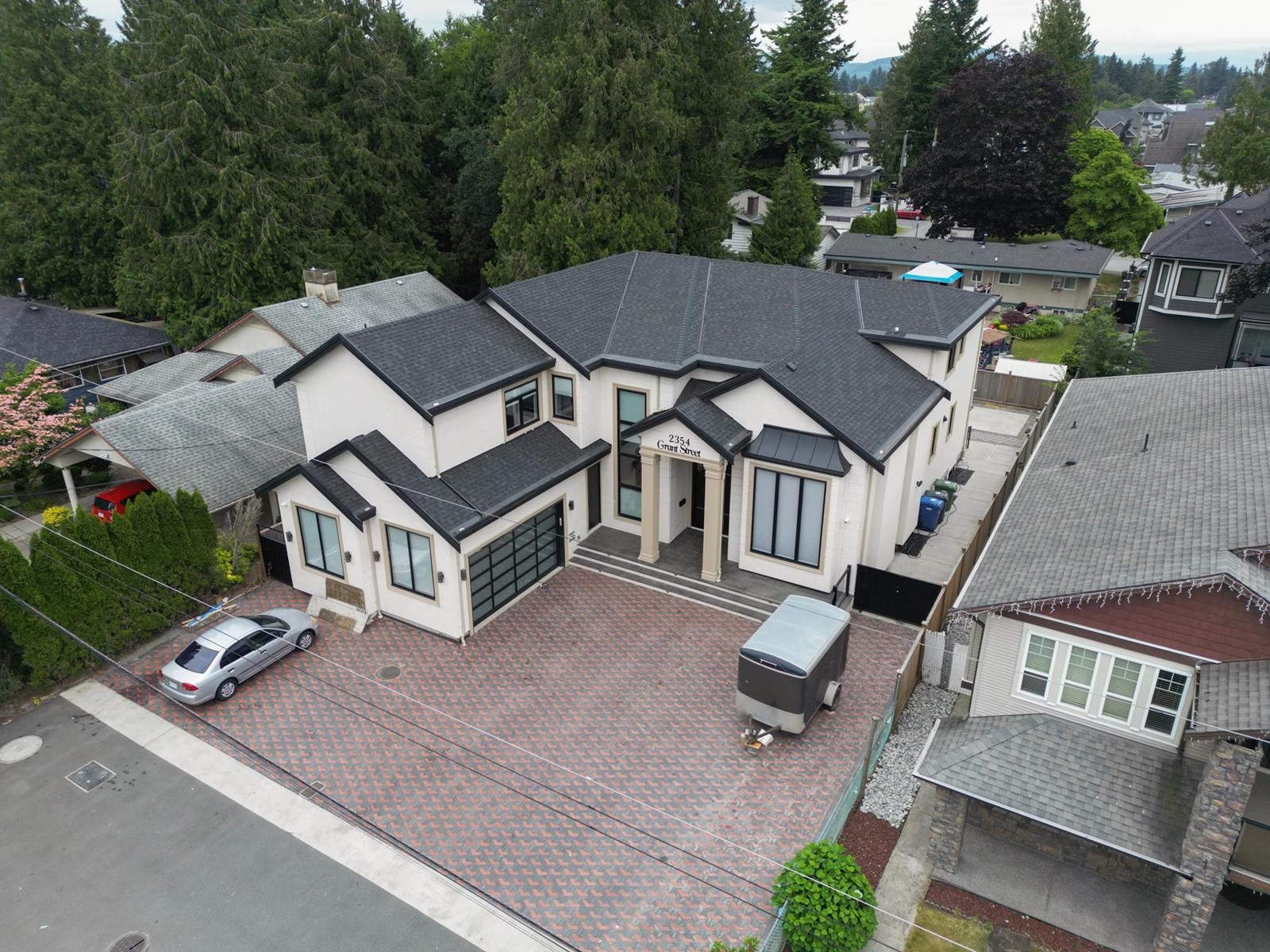 Property at 2354 GRANT STREET image 2