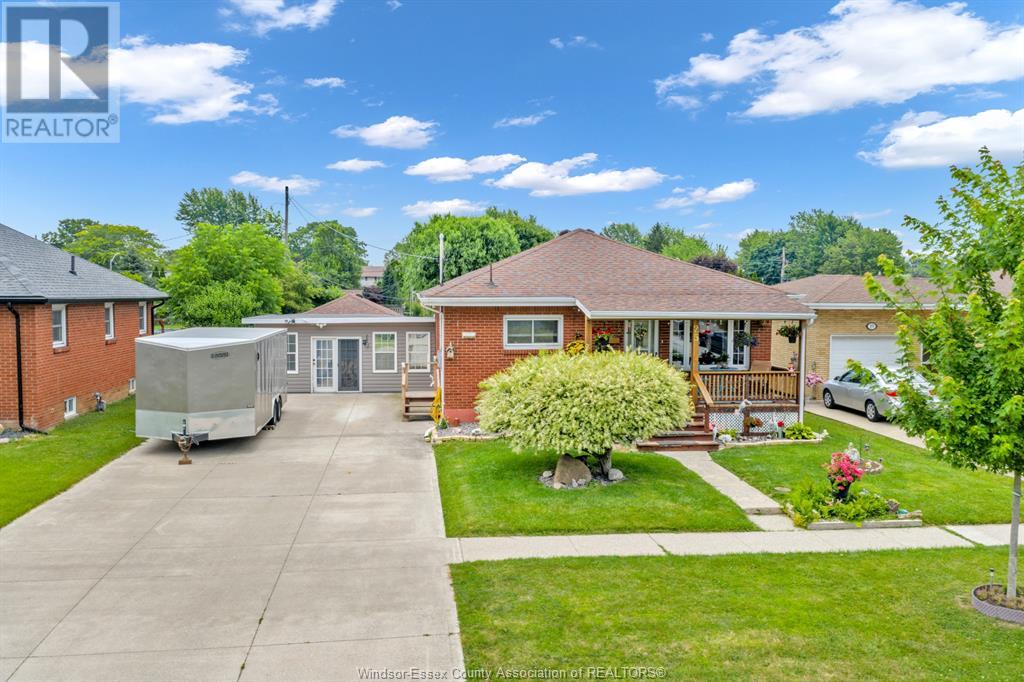 MLS# 25017393: 25 VICTORIA, Amherstburg, Canada