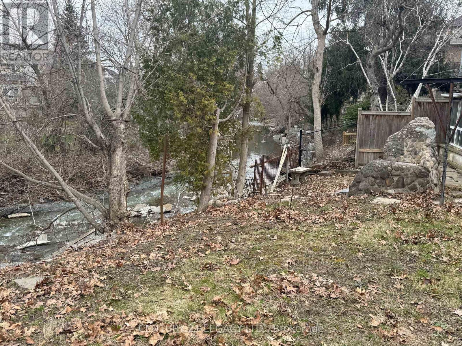 20 Leland Avenue, Toronto (Stonegate-Queensway), Ontario  M8Z 2X5 - Photo 16 - W12273624