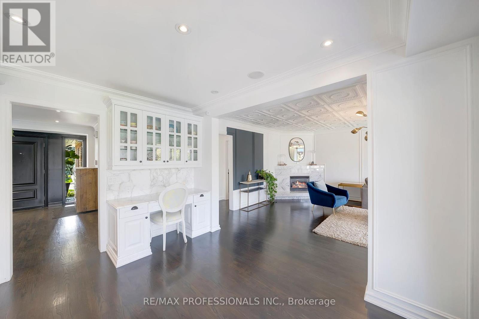 52 Courtsfield Crescent, Toronto (Edenbridge-Humber Valley), Ontario  M9A 4S9 - Photo 14 - W12273658