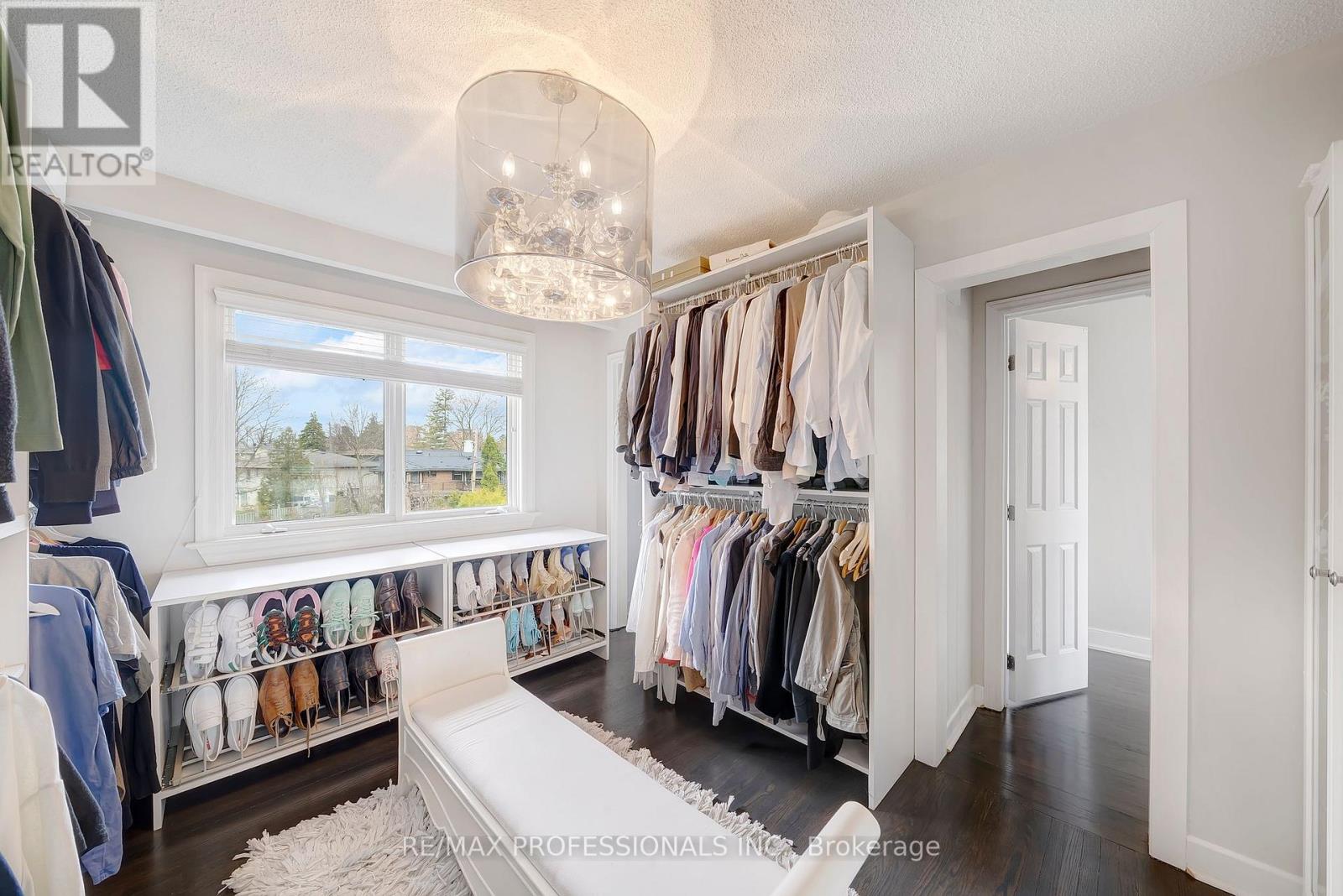 52 Courtsfield Crescent, Toronto (Edenbridge-Humber Valley), Ontario  M9A 4S9 - Photo 19 - W12273658