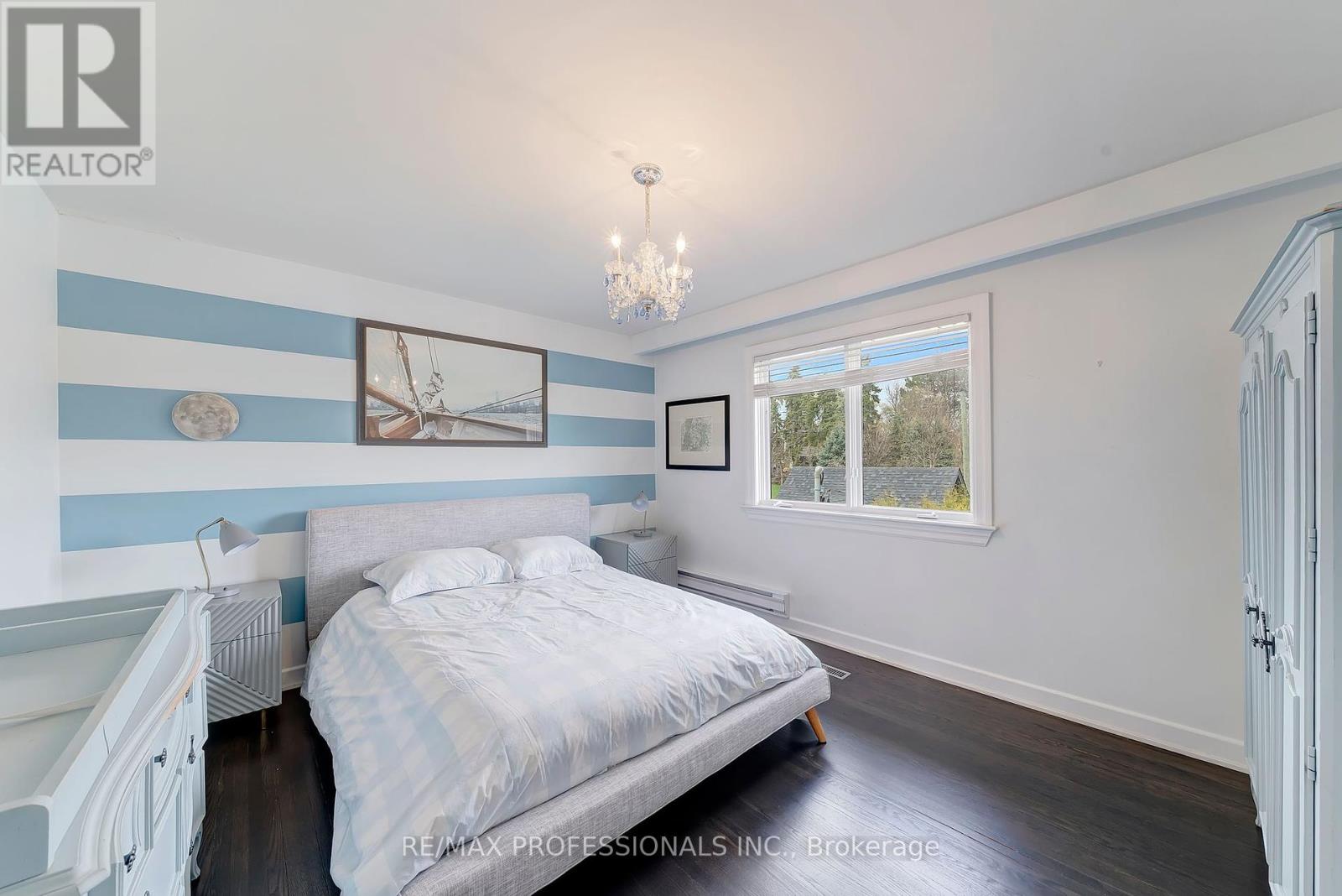 52 Courtsfield Crescent, Toronto (Edenbridge-Humber Valley), Ontario  M9A 4S9 - Photo 22 - W12273658
