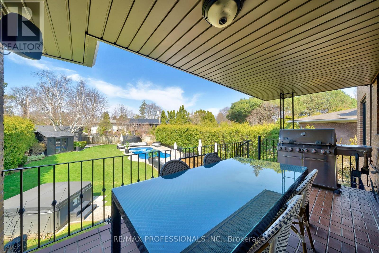 52 Courtsfield Crescent, Toronto (Edenbridge-Humber Valley), Ontario  M9A 4S9 - Photo 30 - W12273658